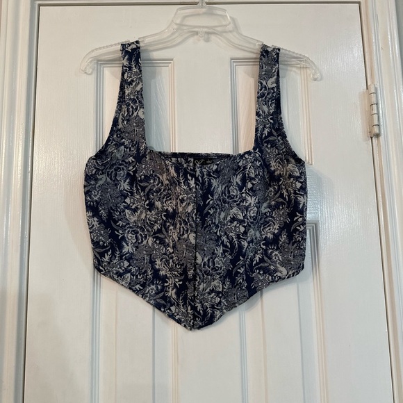Windsor Navy and White Floral Crop Top - Picture 1 of 4